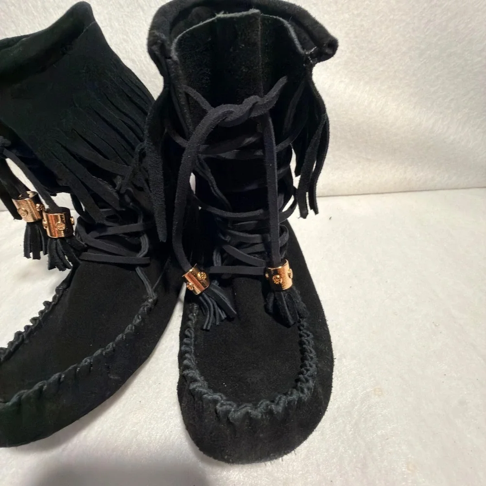 Tory Burch Black Suede Fringe Moccasin Boots Gold Logo Lace Up Ankle Booties- 7